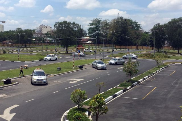 Có sự khác biệt giữa chi phí học và thi giữa hai hạng bằng B và C1